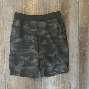 lululemon athletica Camo Gray Men's Athletic Shorts